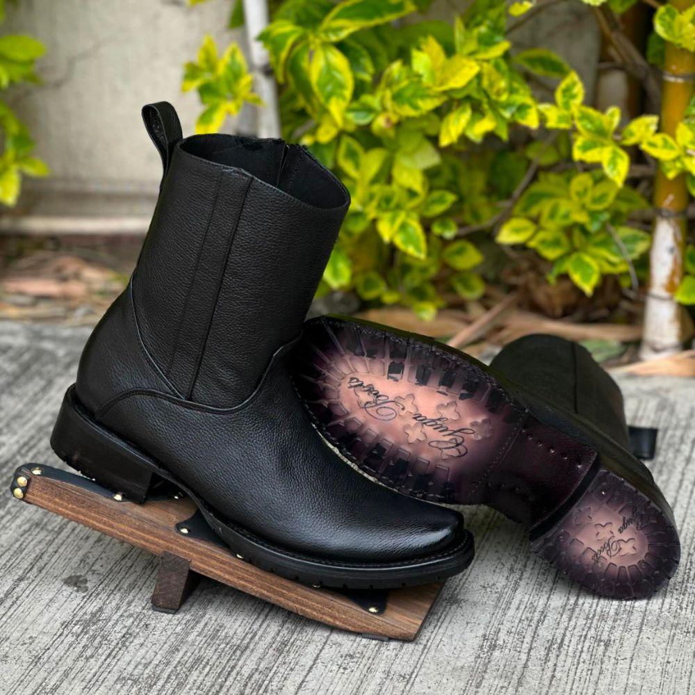 Dubai Brandy Boots-Black